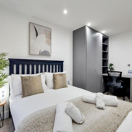 Free Parking - Stylish Three Bedroom Apartment By London Excel ภายนอก รูปภาพ