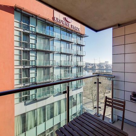 Free Parking - Stylish Three Bedroom Apartment By London Excel ภายนอก รูปภาพ